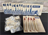 BOX LOT OF ASSORTED SINCLAIR ADVERTISING ITEMS