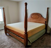 Thomasville Rustic Pine King Size Poster  Bed