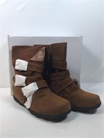 New Daily Shoes Size 8.5 Tan Boots