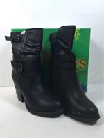 New Daily Shoes Size 7 Black Heel Boots