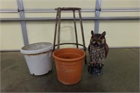 lot of 2 metal plant stand with planters
