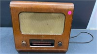 P.E. AC-DC Radio Reviver Model 50 Wooden Radio