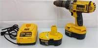 DeWalt 18V drill, 2 batteries and charger DC987