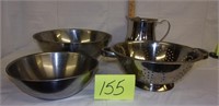 ss bowls/pitcher/strainer