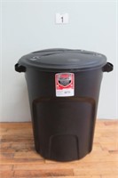New Rubbermaid 32 Gal. Trash Can
