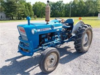 Ford 2000 Gas Tractor W/ Power Steering