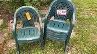 Seven patio plastic chairs