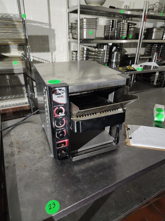 APW WYOTT XTREME CONVEYOR TOASTER XTRM-24