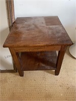 End table approximate 23 x 22 x 21” tall