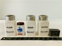5pcs shakers/spice holders