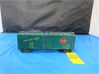 TPW 627 Links East to West Box Car