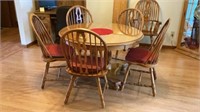 Oak Table w/5 chairs & 1 captains chair & 2