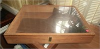 pine table top display case w/lift top 27"x20"