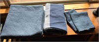 Blue Quilt w/Shams and Blanket Full sz