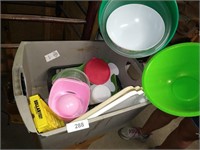 Tote w/ Plastic Bowls, (1) Space Saver Bag &