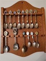 Spoon display