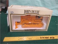 1:16 JOHN DEERE 420 CRAWLER-NIB