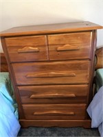 5 DRAWER MAPLE CHEST OF DRAWERS
