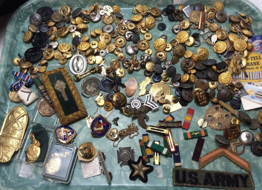 MILITARY BUTTONS, PINS & MEDALS