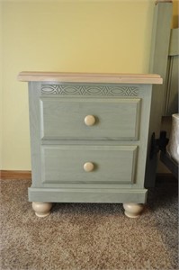Country Style 2-Drawer Nightstand
