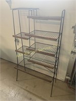 Wire rack, shelving unit, metal is rusted, 45.5