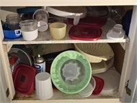 Kitchen Cabinet Lot of Misc Tupperware