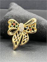 Vintage gold tone Bow brooch pin