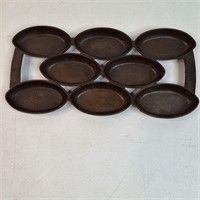 7 × 13.75 CAST IRON  MUFFIN  PAN