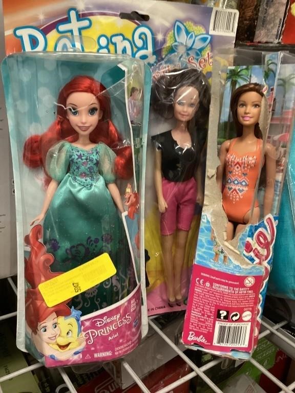 LOT OF 3 Dolls 2 Barbie 1 Betina