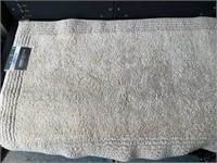 Gray Madison Park bath rug brand new