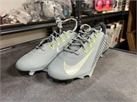 Nike Flywire cleats, size 7.5, DO6294-002