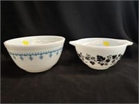 Two Vintage Pyrex Mixing and Serving Bowls
