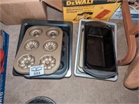 Assorted baking trays