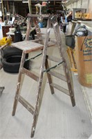 5  ft Wooden Ladder