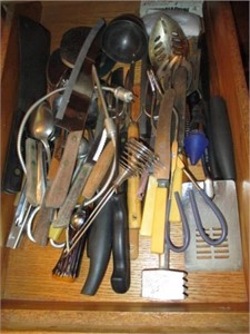 utensils drawer