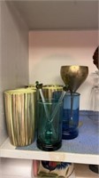 Striped pottery tumblers, duck drink stirrers,