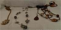 ASSORTMENT OF NECKLACE'S