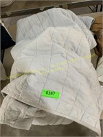 Blanket (Unknown Brand & Size)