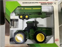 John Deere battery operated tractor with wagon