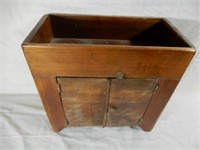 DOLL DRY SINK WITH 2 DOORS