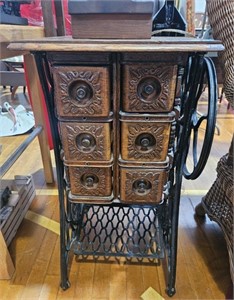 SINGER SEWING MACHINE TABLE