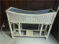 White wicker plant holder