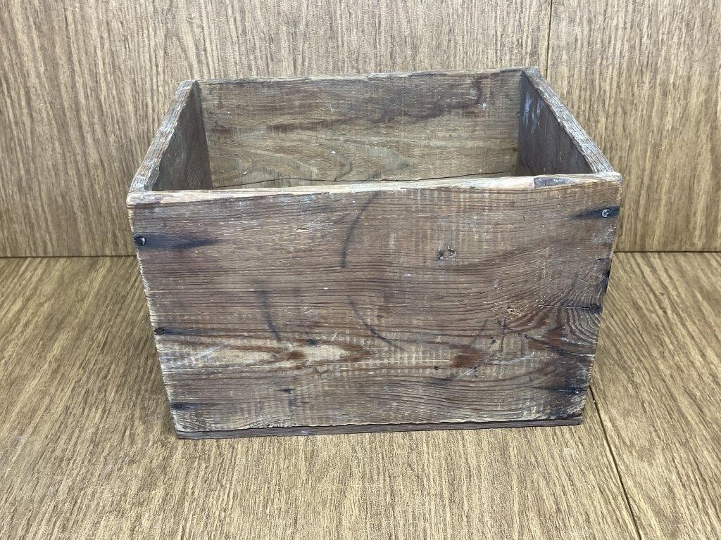 Vintage Oyster Adv  Wooden Box