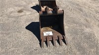 24" Geith Mini Excavator Bucket, Fits a Cat 304