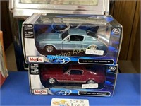 TWO MAISTRO 1:24 SCALE DIE CAST CARS