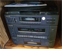 Samsung Stereo Music Compact Disc Player.