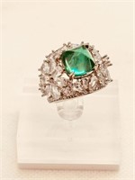 Stunning Ring 1.3ct Stone in Floral Stone setting