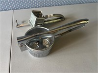 GARLIC PRESS & GRATER