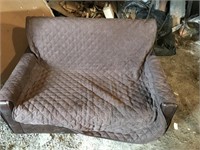 Small Traditional Style Love Seat W/Hide-A-Bed