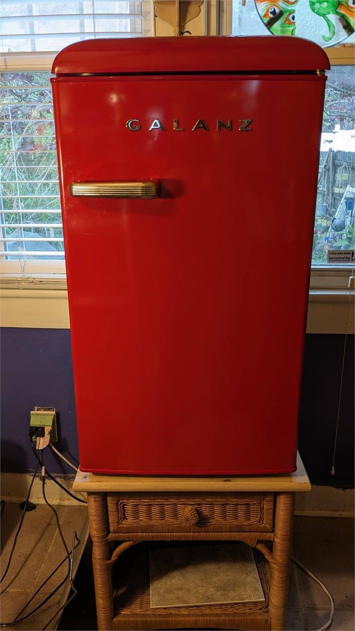 Galanz Mini-fridge